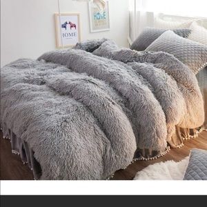 King duvet gray fuzzy now in packaging
